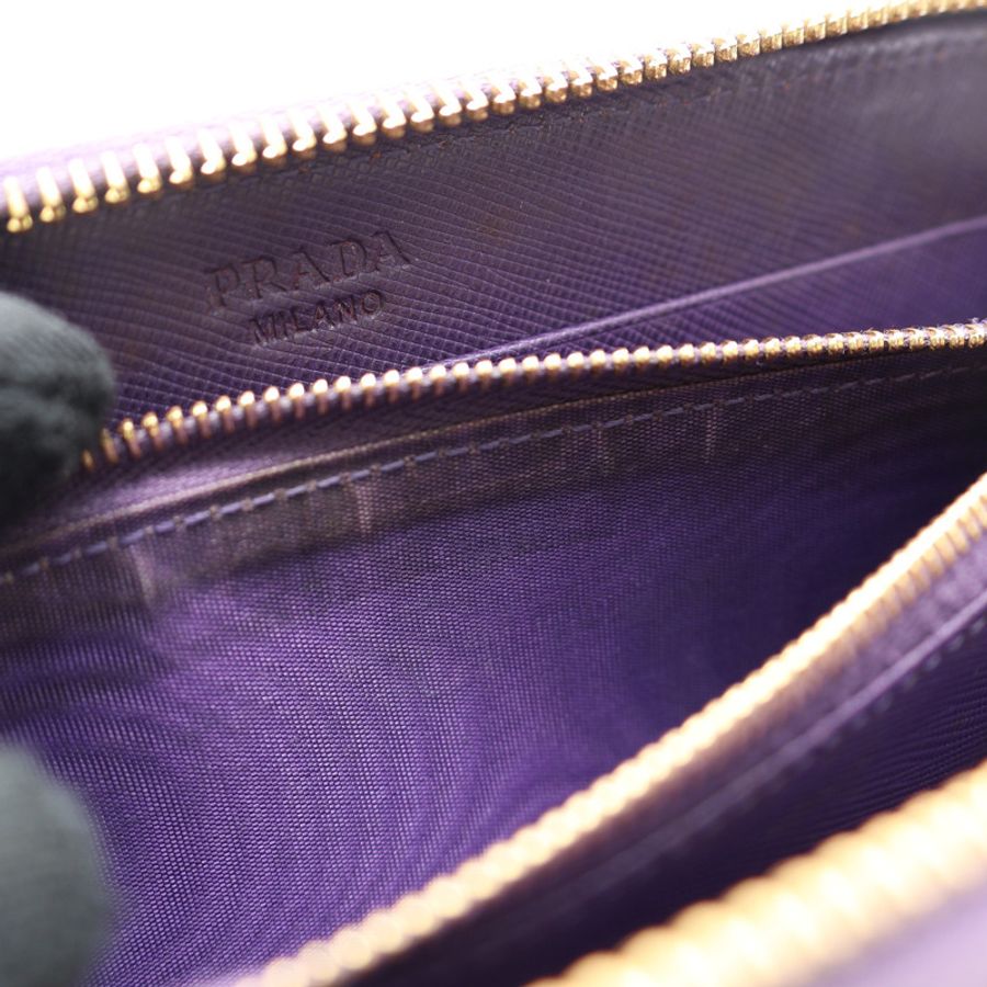 紫色牛皮 Saffiano 防刮牛皮 拉鍊 長夾【PRADA 普拉達】 1M0506-10