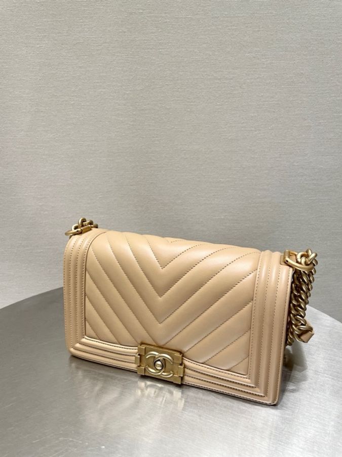 香奈兒 Chanel Leboy V紋牛皮奶茶色金扣中號 25開-1