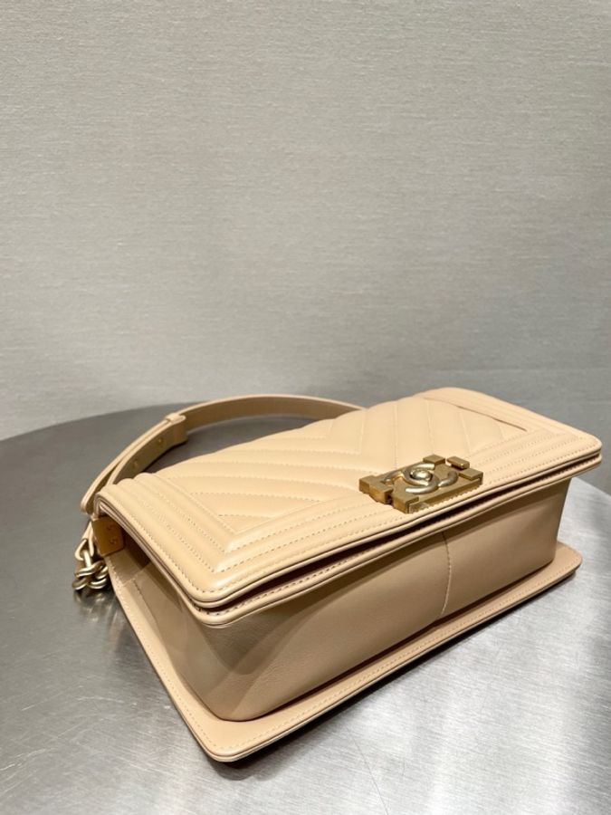 香奈兒 Chanel Leboy V紋牛皮奶茶色金扣中號 25開-5