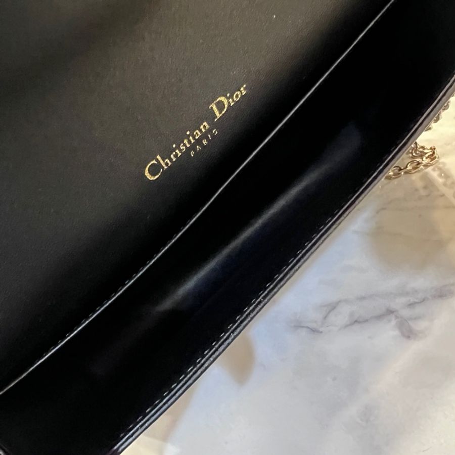 Dior黑羊皮金釦騰格紋Lady Dior Pouch斜背鏈包-11