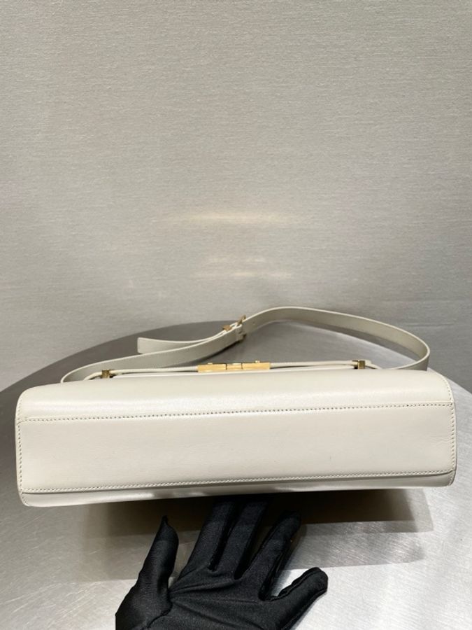 聖羅蘭 YSL 曼哈頓包 復古白色金扣  附件 塵袋尺寸29*20-7