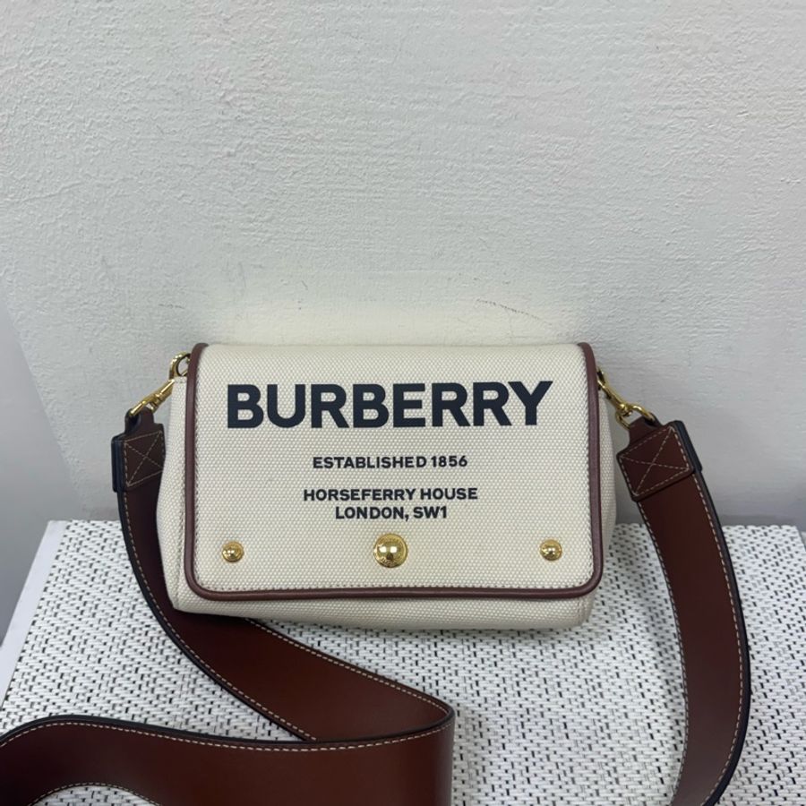 BURBERRY經典帆布拼咖小信封包-5