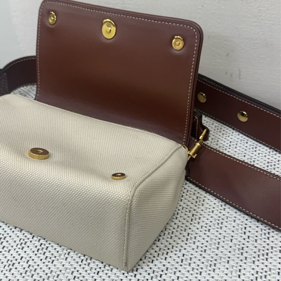 BURBERRY經典帆布拼咖小信封包-19