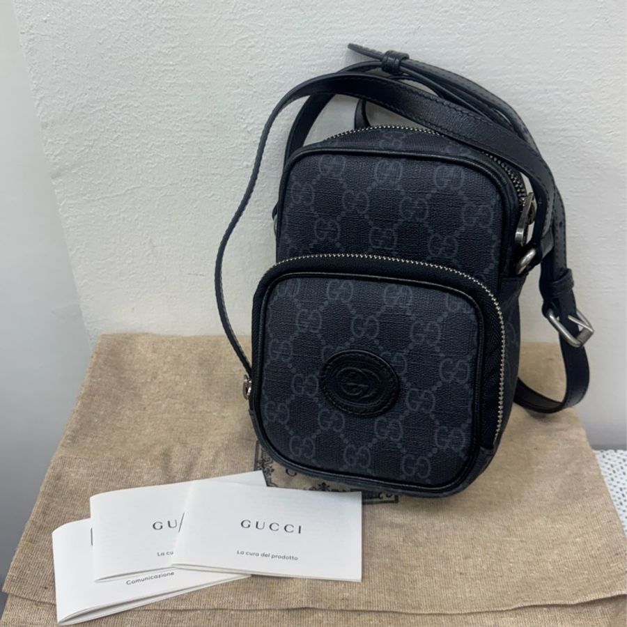 GUCCI黑滿版防刮手機相機包-0