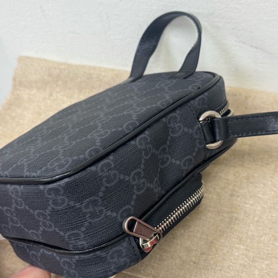 GUCCI黑滿版防刮手機相機包-8