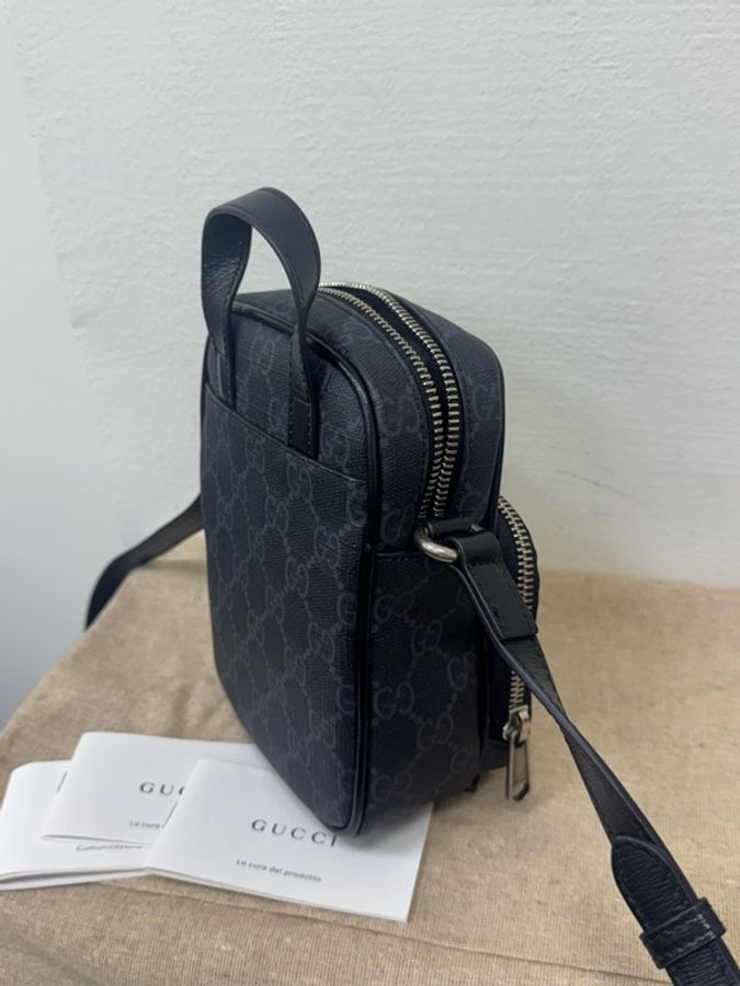 GUCCI黑滿版防刮手機相機包-13