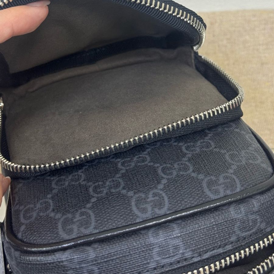 GUCCI黑滿版防刮手機相機包-15
