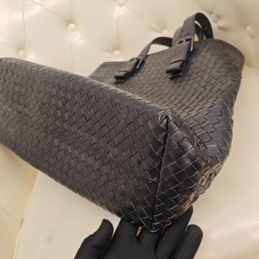 葆蝶家/Bottega Veneta BV黑色編織槍漆扣手提包 尺寸:38*36*15-8