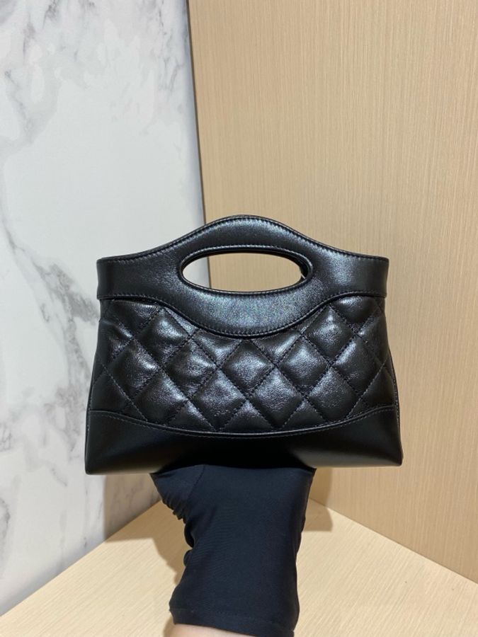 CHANEL香奈兒黑色油蠟皮31bag nano手提單肩鏈條包 尺寸:20*17*3.5-1