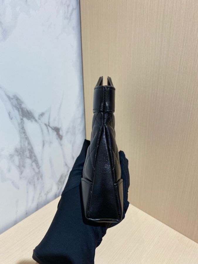 CHANEL香奈兒黑色油蠟皮31bag nano手提單肩鏈條包 尺寸:20*17*3.5-3