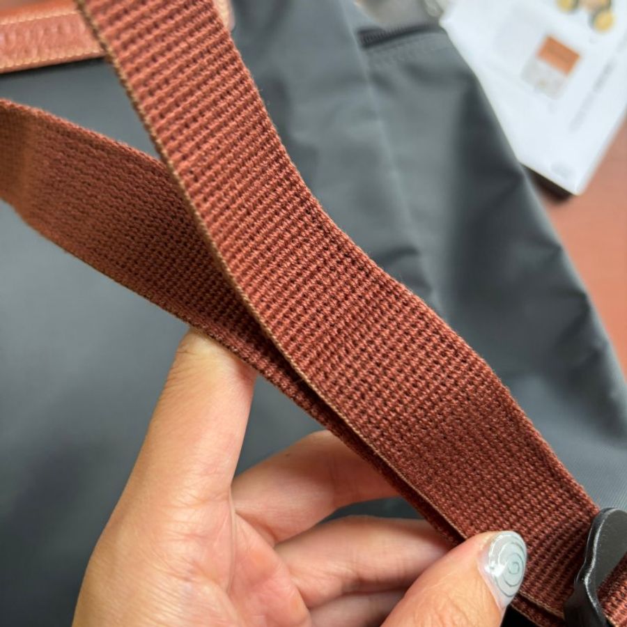 ::Longchamp:: Le Pliage 鐵灰色尼龍拼接棕色牛皮後背包-22