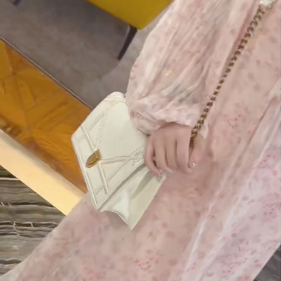 Dior迪奧 diorama奶昔白牛皮復古金盾鉚釘盾牌包小號 尺寸約21*13 配件塵袋 保卡。-6