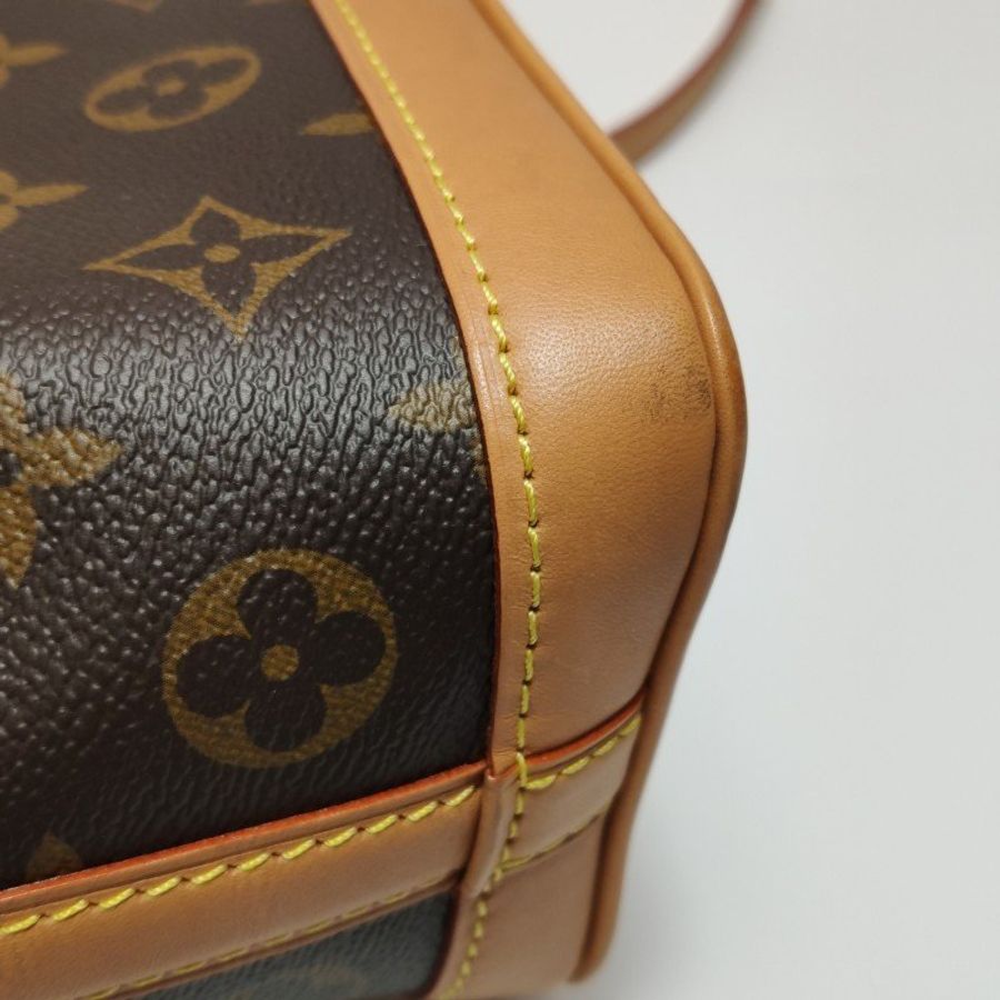 Louis Vuitton (LV) NOENano植鞣革Monogram印花抽繩斜挎包肩背包晶片款-17