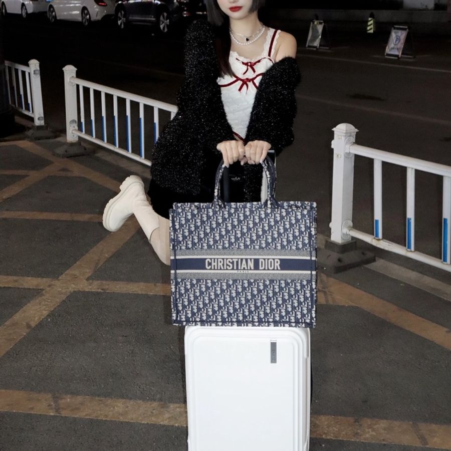 Dior 迪奧 藍色 Oblique 刺繡帆布 Book Tote 大號 托特包 手提包 購物包 M1286ZRIW_M828-3