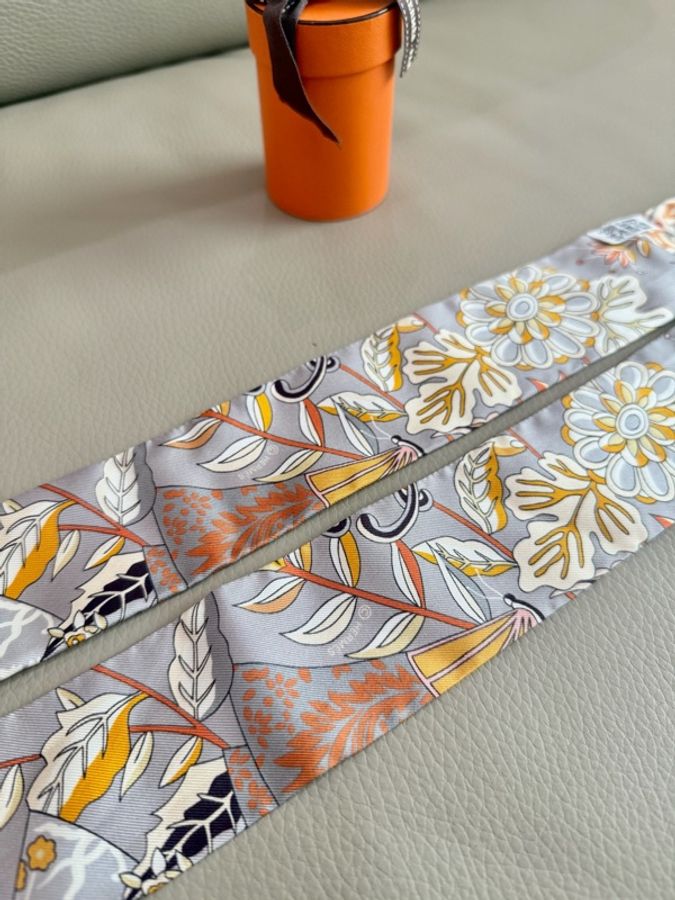 「M.Y精品」 Hermes 馬家 🐎 花朵圖騰 Twilly絲巾領結 100%真絲-3
