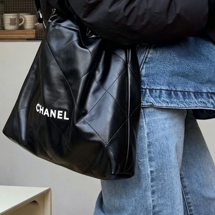 CHANEL香奈兒22Bag中號黑色全皮白Logo子母垃圾袋包 🈶購證芯片款🪼-4