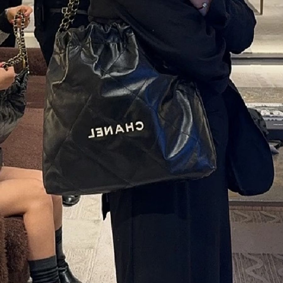 CHANEL香奈兒22Bag中號黑色全皮白Logo子母垃圾袋包 🈶購證芯片款🪼-19