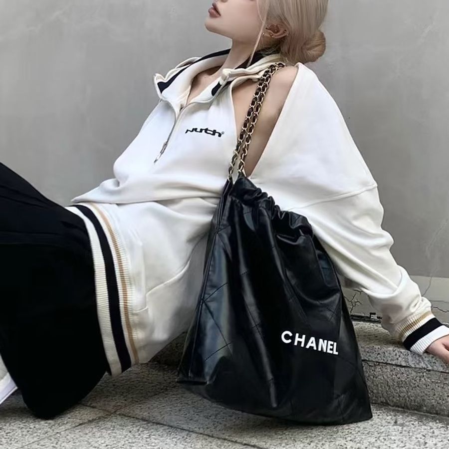 CHANEL香奈兒22Bag中號黑色全皮白Logo子母垃圾袋包 🈶購證芯片款🪼-25