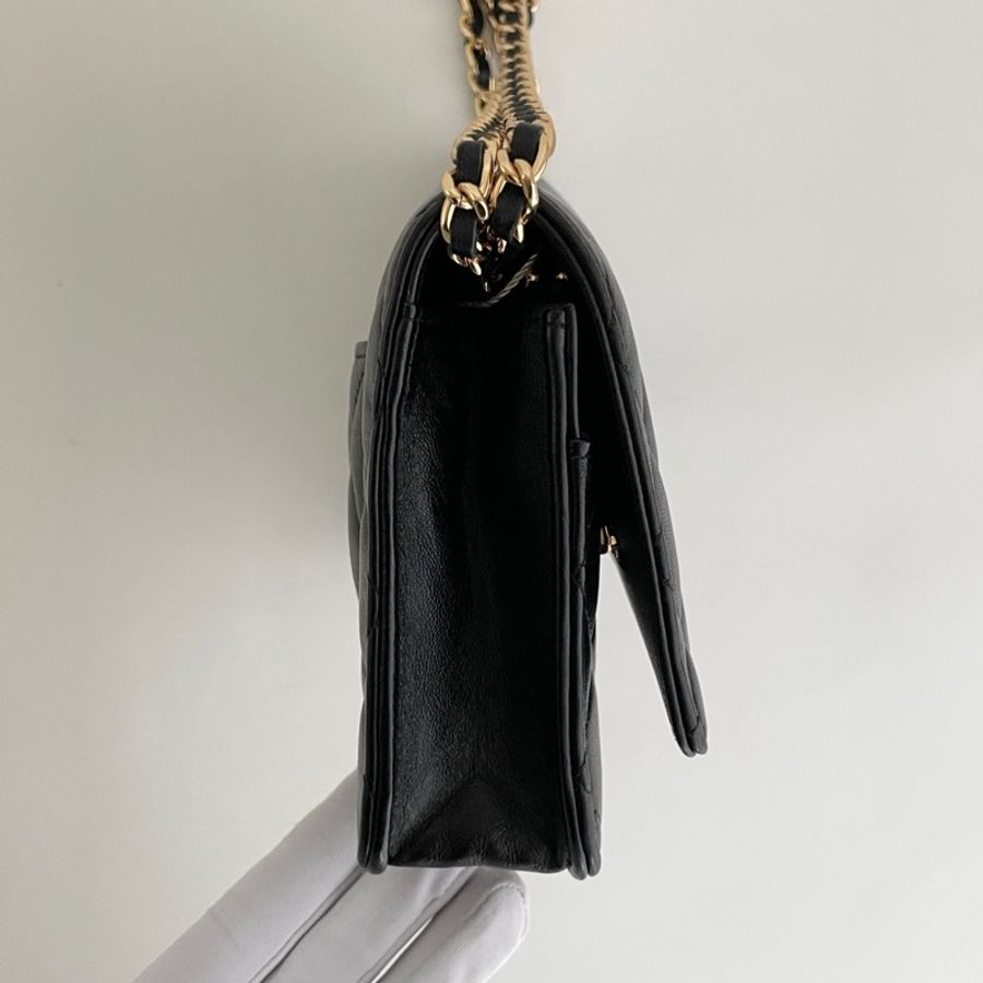 Chanel黑金羊Woc单肩斜挎包-3