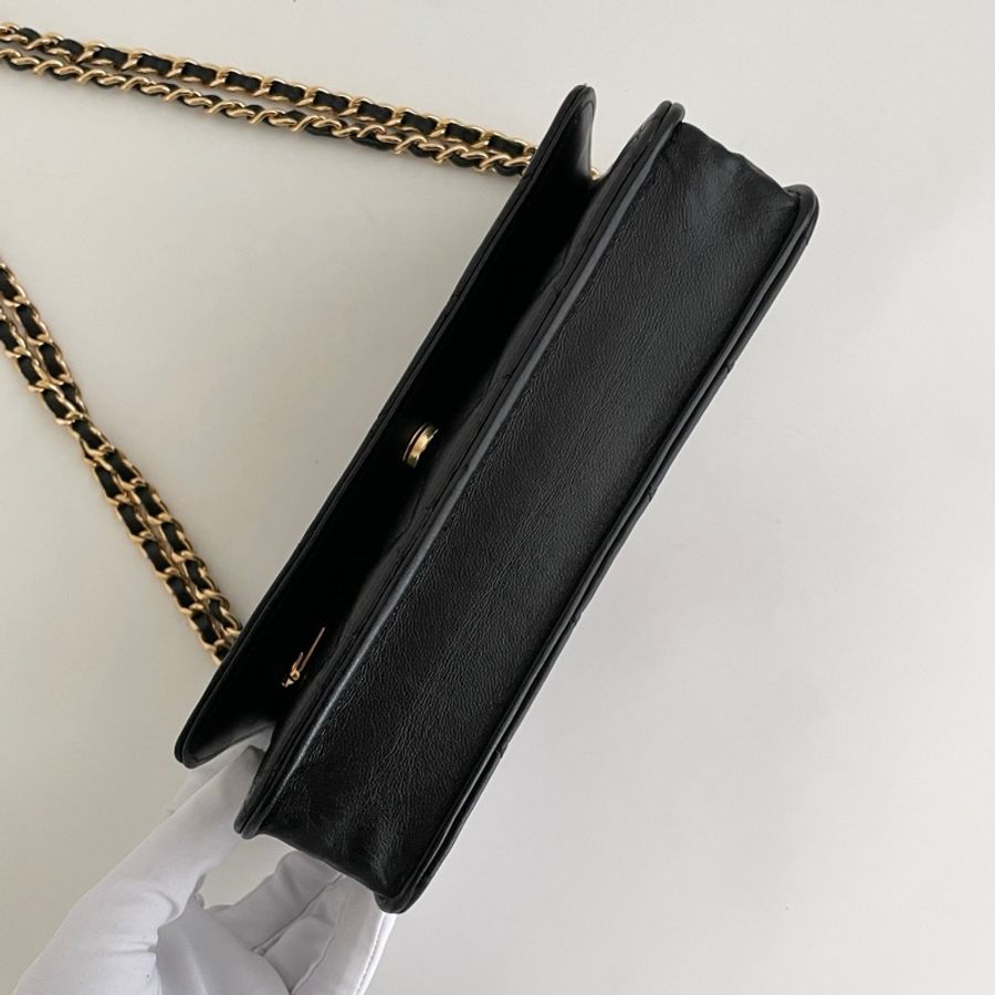 Chanel黑金羊Woc单肩斜挎包-4