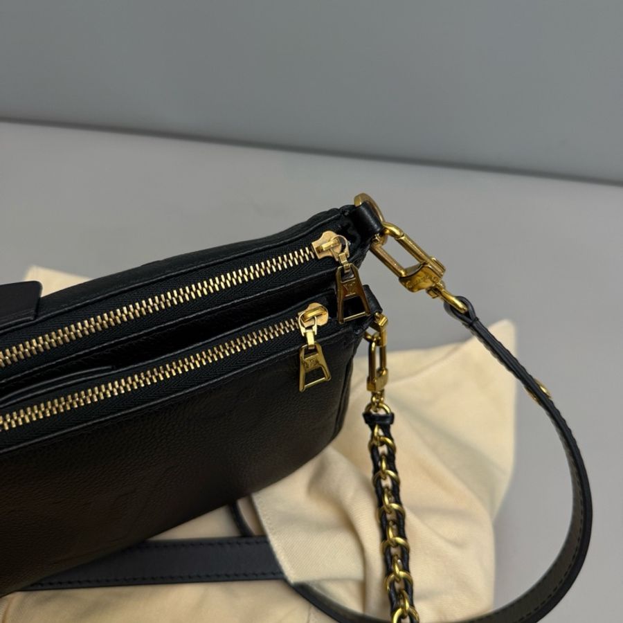 Louis Vuitton 路易威登 黑色全皮壓紋四合一 芯片款-8