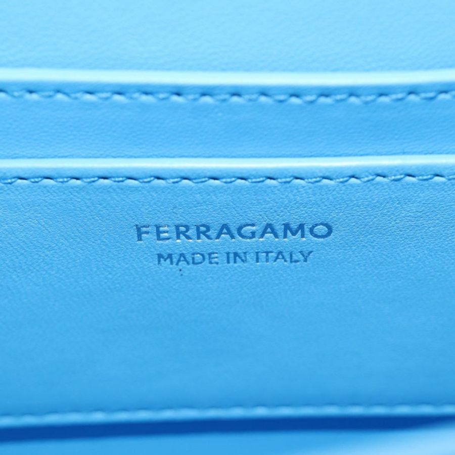 【日本直送】Salvatore Ferragamo Fiamma 肩背包,皮革材質,淺藍色,銀色,正品,貨號 189557M-20