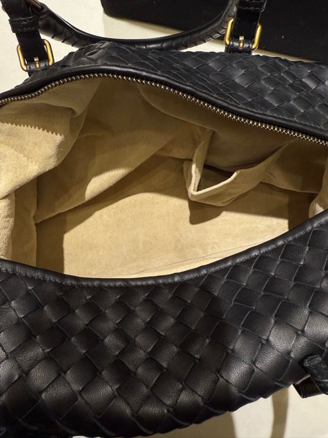 Bottega Veneta 小羊皮黑色編織波士頓包-8