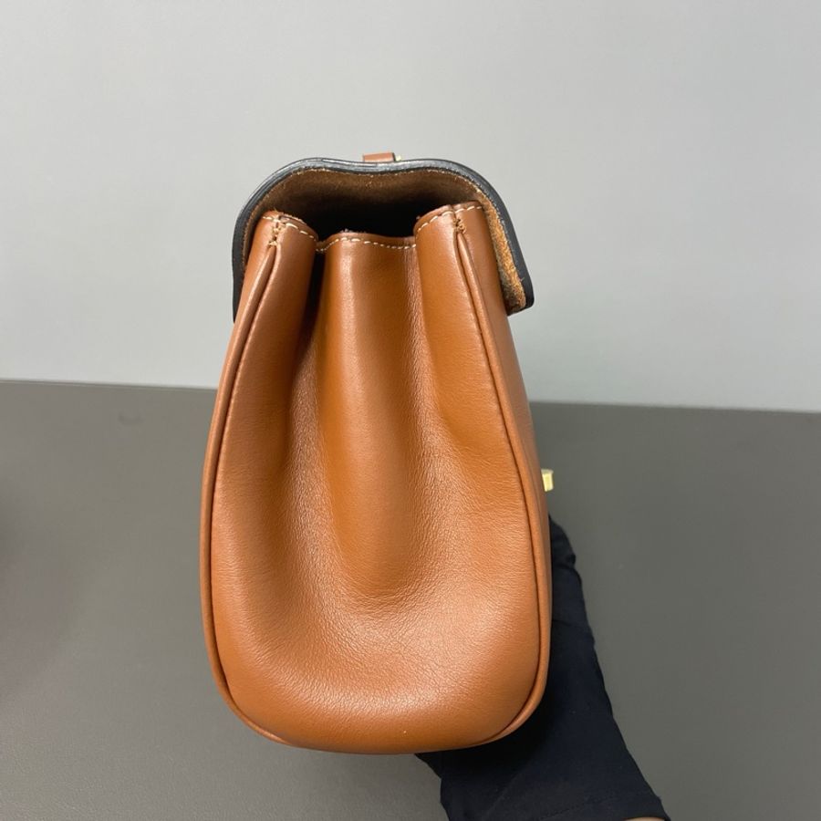 Celine/賽琳 21年 Soft 16 小號焦糖色單肩包斜挎包-3