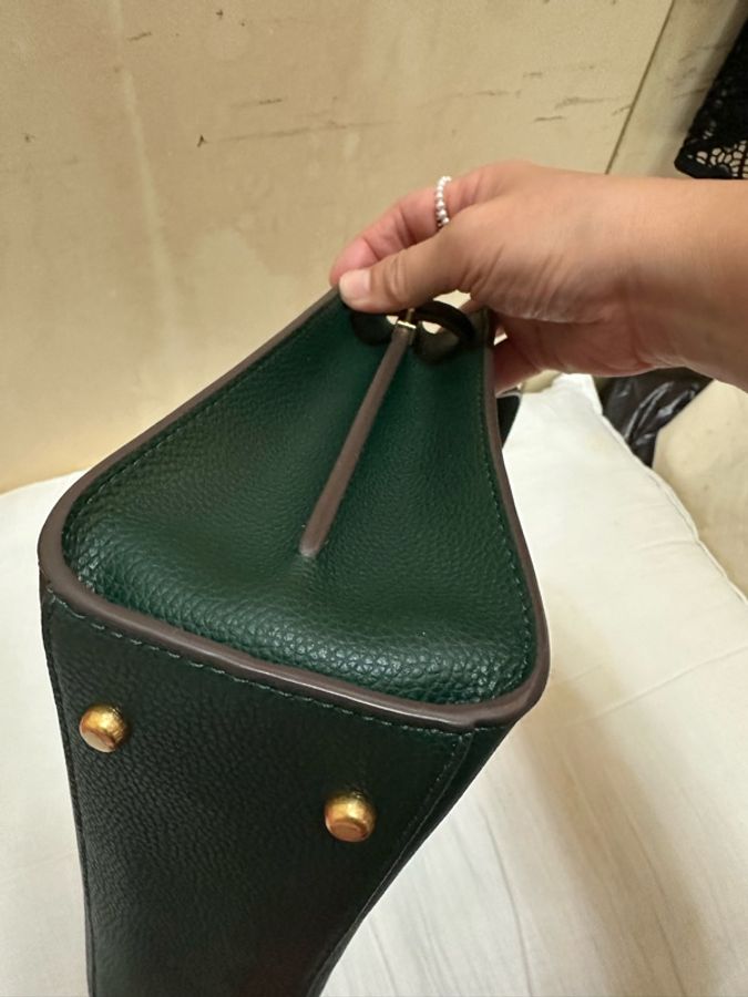 TORY BURCH 小圓標TB荔枝紋皮革手提斜背包-11