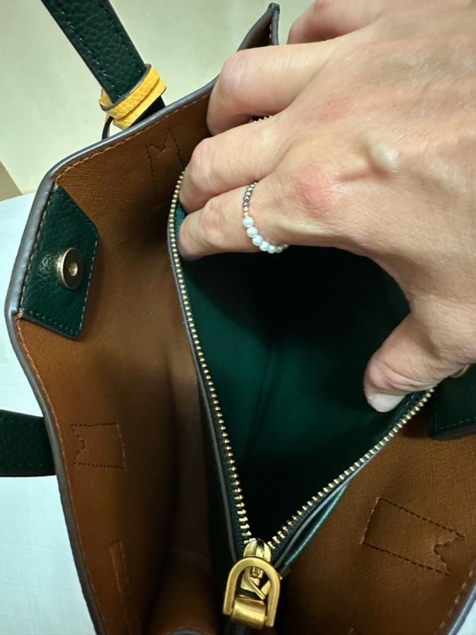 TORY BURCH 小圓標TB荔枝紋皮革手提斜背包-18