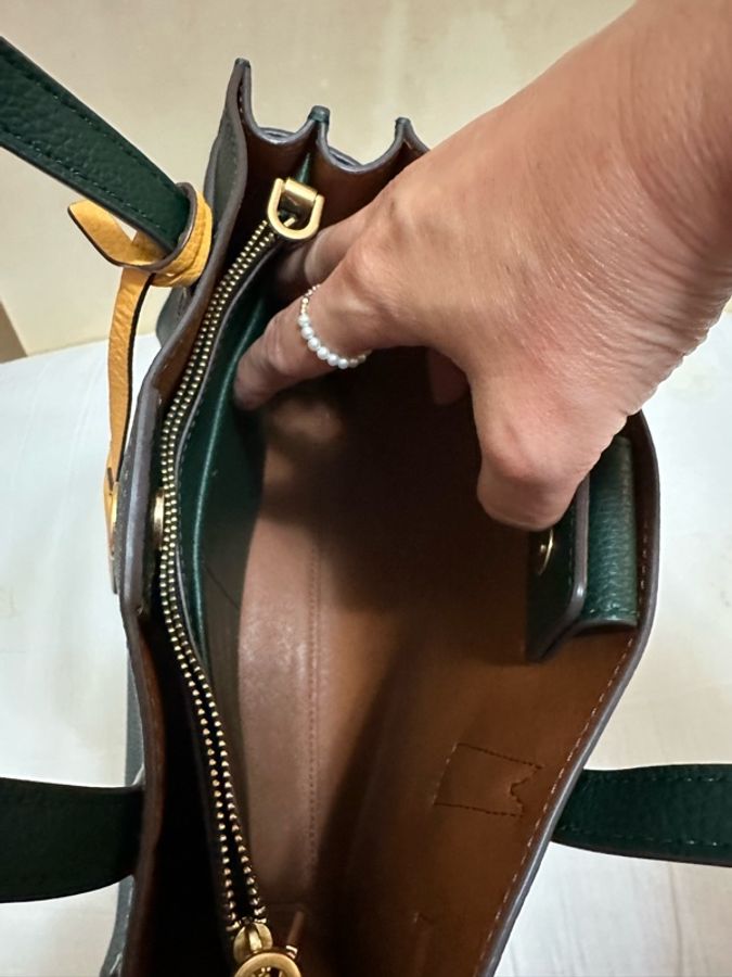 TORY BURCH 小圓標TB荔枝紋皮革手提斜背包-19