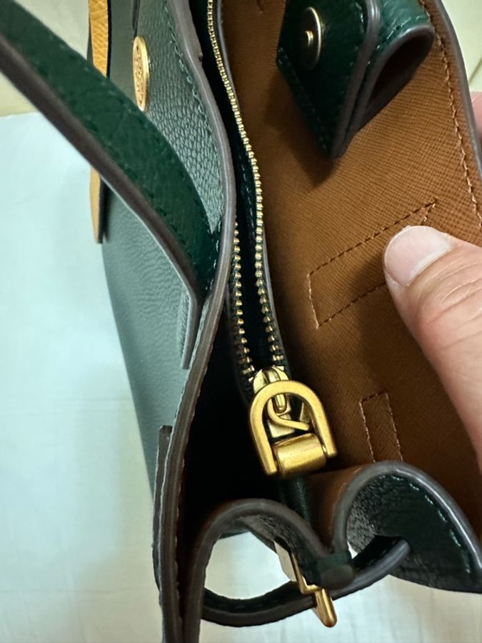 TORY BURCH 小圓標TB荔枝紋皮革手提斜背包-22