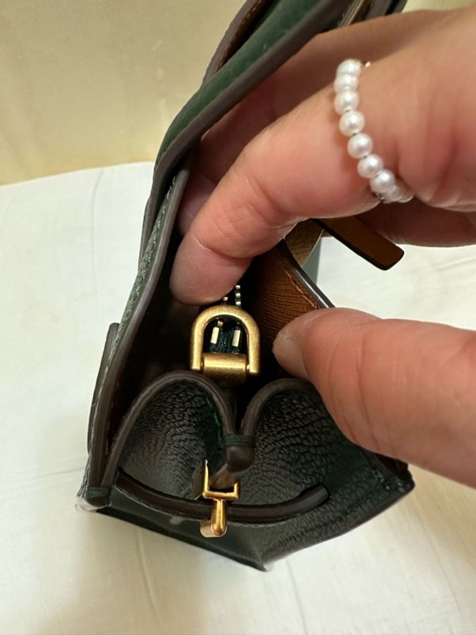 TORY BURCH 小圓標TB荔枝紋皮革手提斜背包-23
