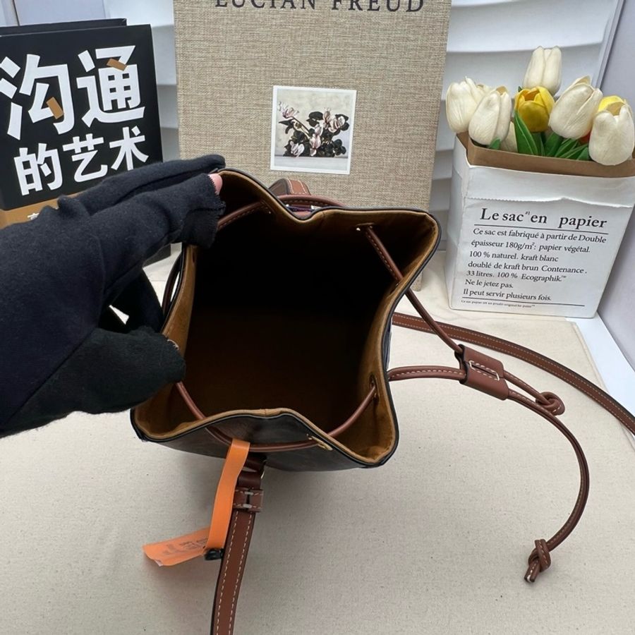 Celine賽琳 Triomphe 徽標印花抽繩水桶包斜挎包單肩包 棕色-5