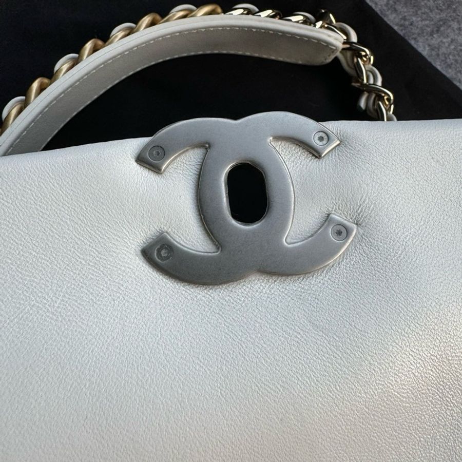 閒置新chanel 香奈兒女士白色全皮銀扣19bag 手提單肩斜挎包全套原膜-8