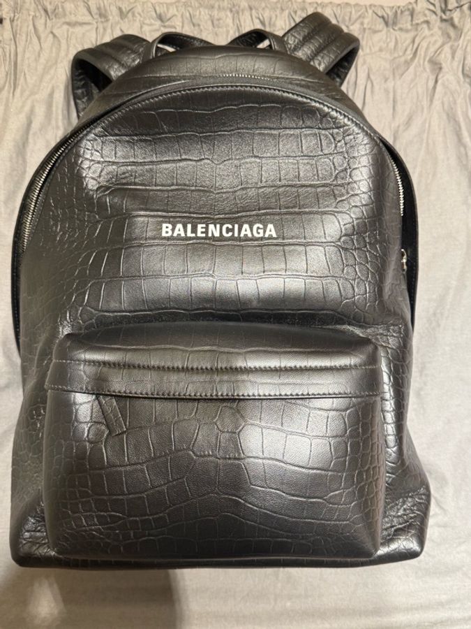 (全新未使用過)巴黎世家鱷魚皮壓紋後背包 Balenciaga-0