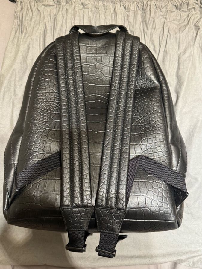 (全新未使用過)巴黎世家鱷魚皮壓紋後背包 Balenciaga-1