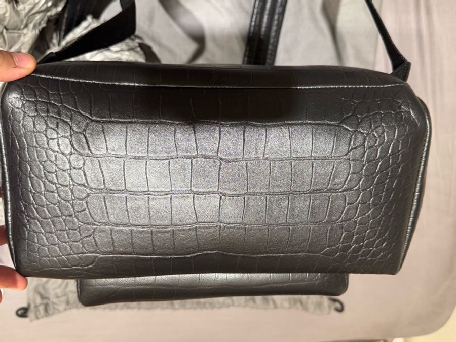 (全新未使用過)巴黎世家鱷魚皮壓紋後背包 Balenciaga-13