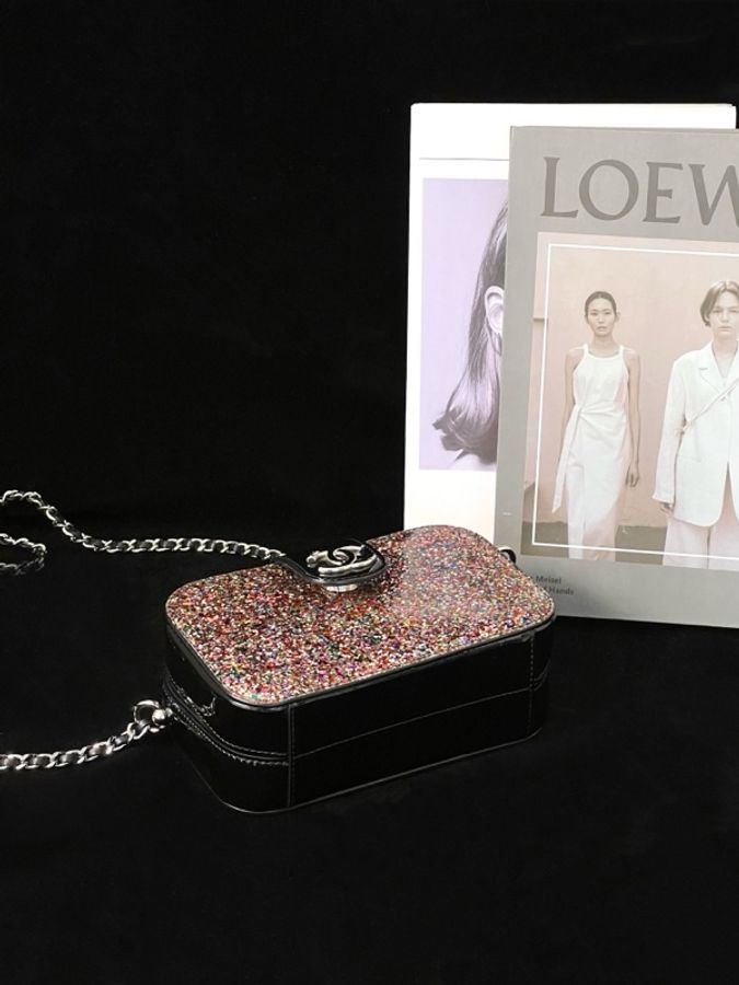 99新Chanel香奈兒 限定黑銀漆皮相機包 盒子包 附件 塵袋-4
