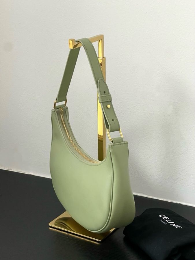 99新Celine賽琳 AVA豌豆包 牛油果色腋下包 單肩手提包 月亮包 尺寸:23*13.6*6cm-2