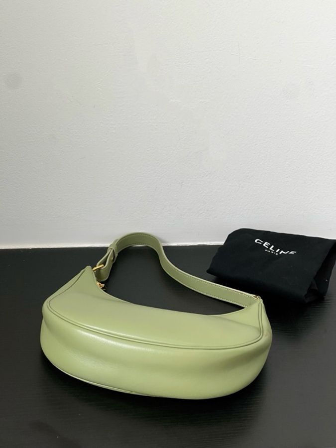 99新Celine賽琳 AVA豌豆包 牛油果色腋下包 單肩手提包 月亮包 尺寸:23*13.6*6cm-3