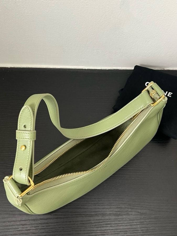 99新Celine賽琳 AVA豌豆包 牛油果色腋下包 單肩手提包 月亮包 尺寸:23*13.6*6cm-4