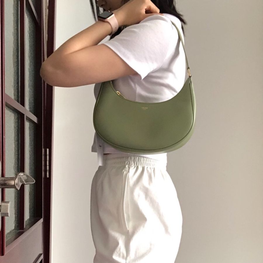 99新Celine賽琳 AVA豌豆包 牛油果色腋下包 單肩手提包 月亮包 尺寸:23*13.6*6cm-6