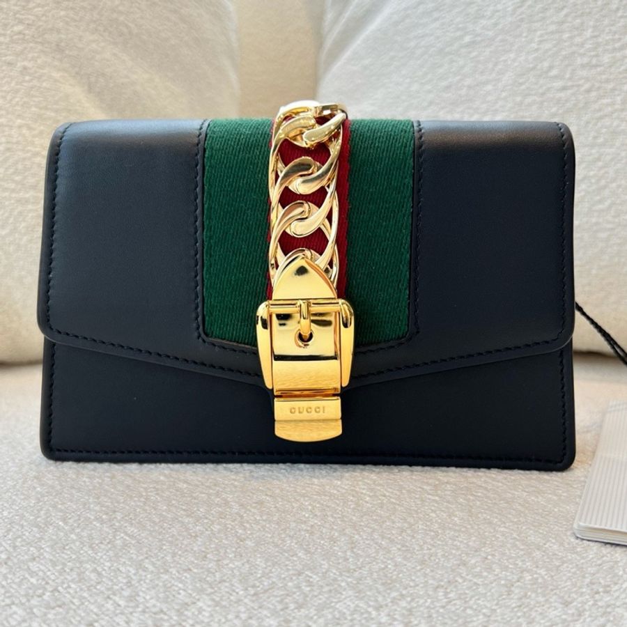未使用 Gucci古馳Sylvie黑金塞爾維亞超迷你鏈條包 附件 塵袋-1
