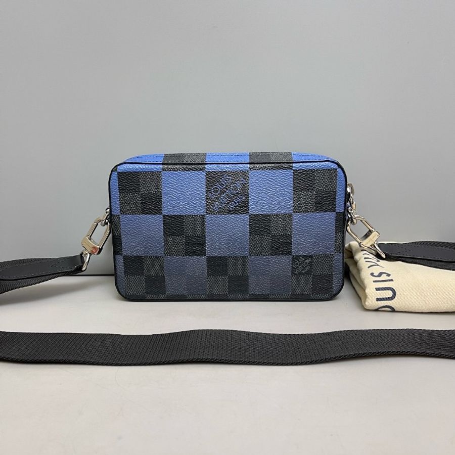 Louis Vuitton Alpha渐变色蓝棋盘格相机包 晶片款-1