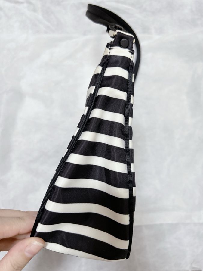 Kate spade 防水黑白條紋肩背包-2