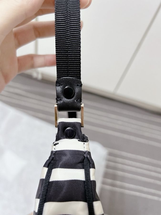 Kate spade 防水黑白條紋肩背包-20