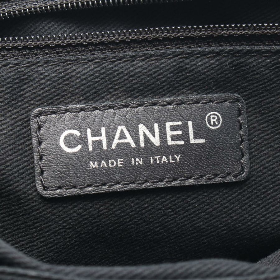 香奈兒 (CHANEL) 絎縫 COCO 標誌鏈肩背包 小牛皮 銀色 SHW 二手-3