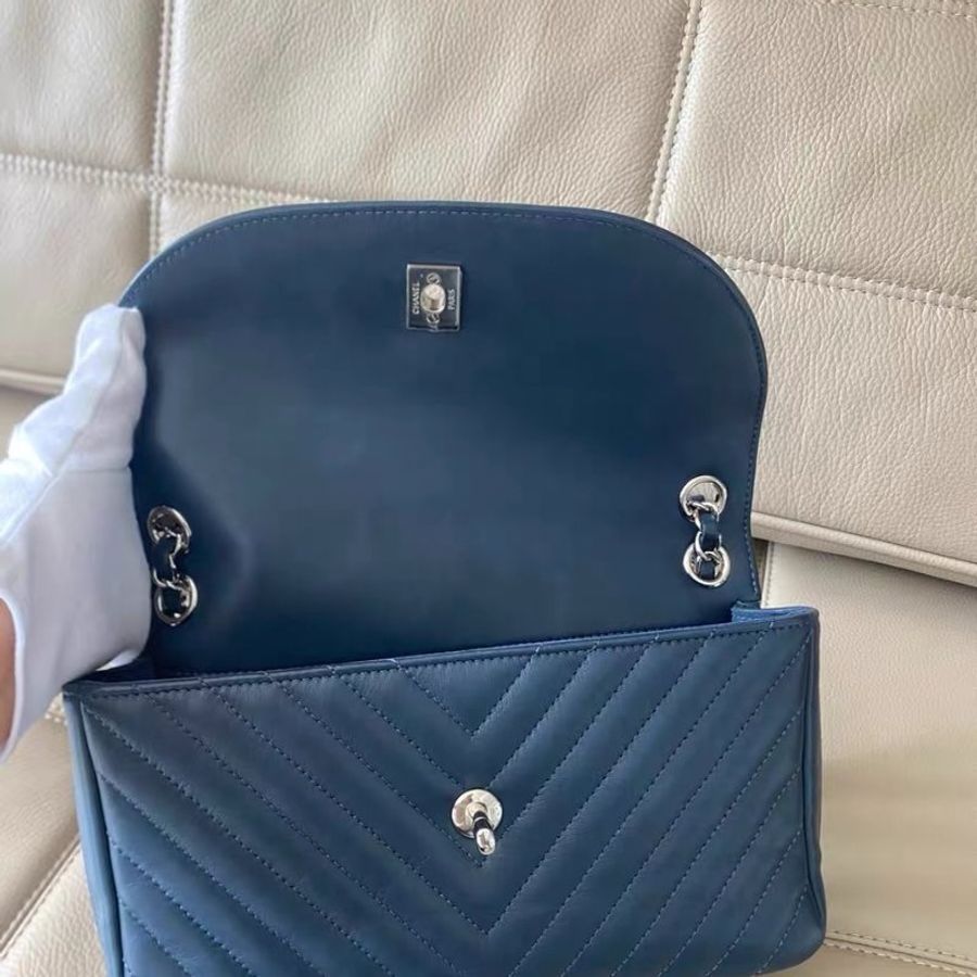 Chanel 藍色羊皮斜紋銀鏈肩背包15.5*26*8cm 99新塵袋 保卡-7