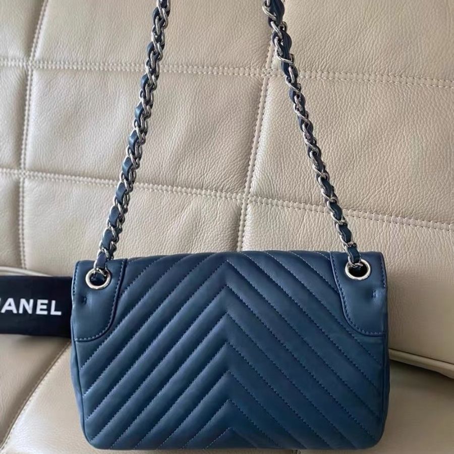 Chanel 藍色羊皮斜紋銀鏈肩背包15.5*26*8cm 99新塵袋 保卡-9
